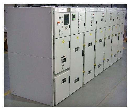 Rozdzielnica wyłącznikowa średniego napięcia 12-17,5 kV MVEG z wyłącznikami typu VD4 Rozdzielnica rozłącznikowa średniego napięcia 12-17,5 kV MVEG na bazie rozłącznika NAL(F)